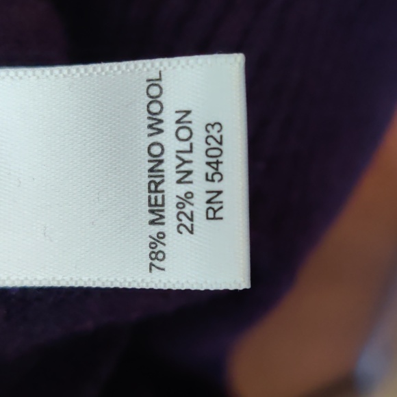 Men's Purple Banana Republic Sweater size Medium - Picture 4 of 5